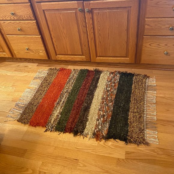 Woven Rug - Picture 5 of 16